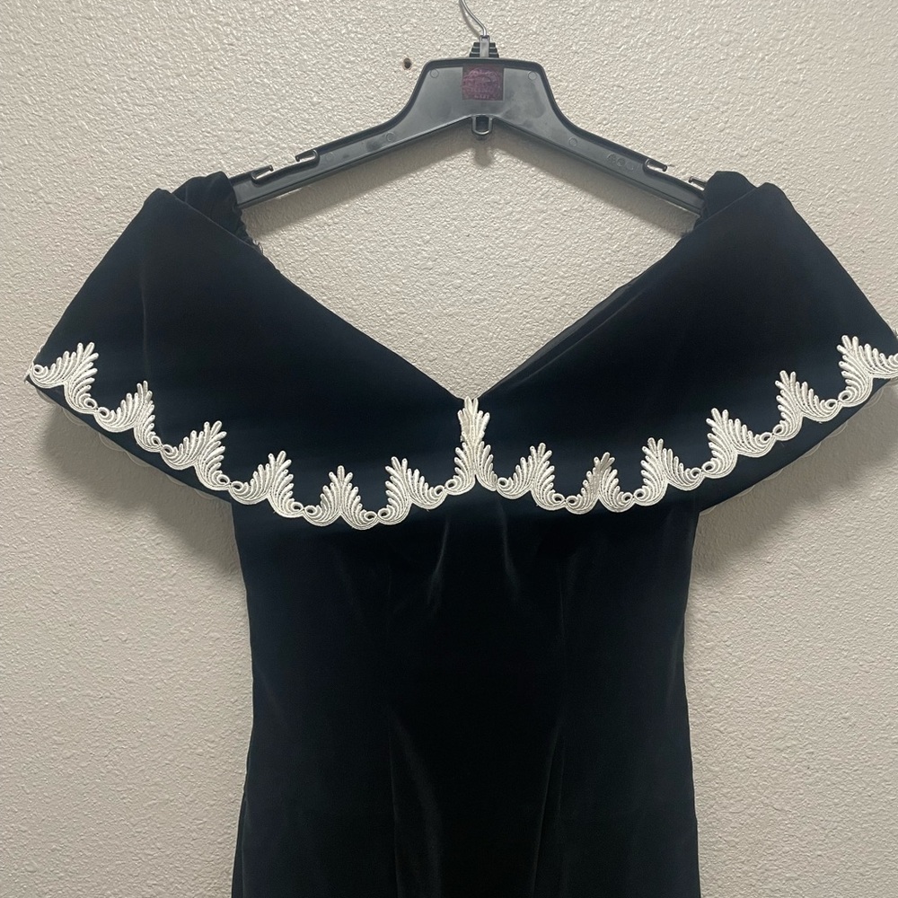 Vintage 80's Black Velvet Off-The-Shoulder Evening Dress - Picture 3 of 8